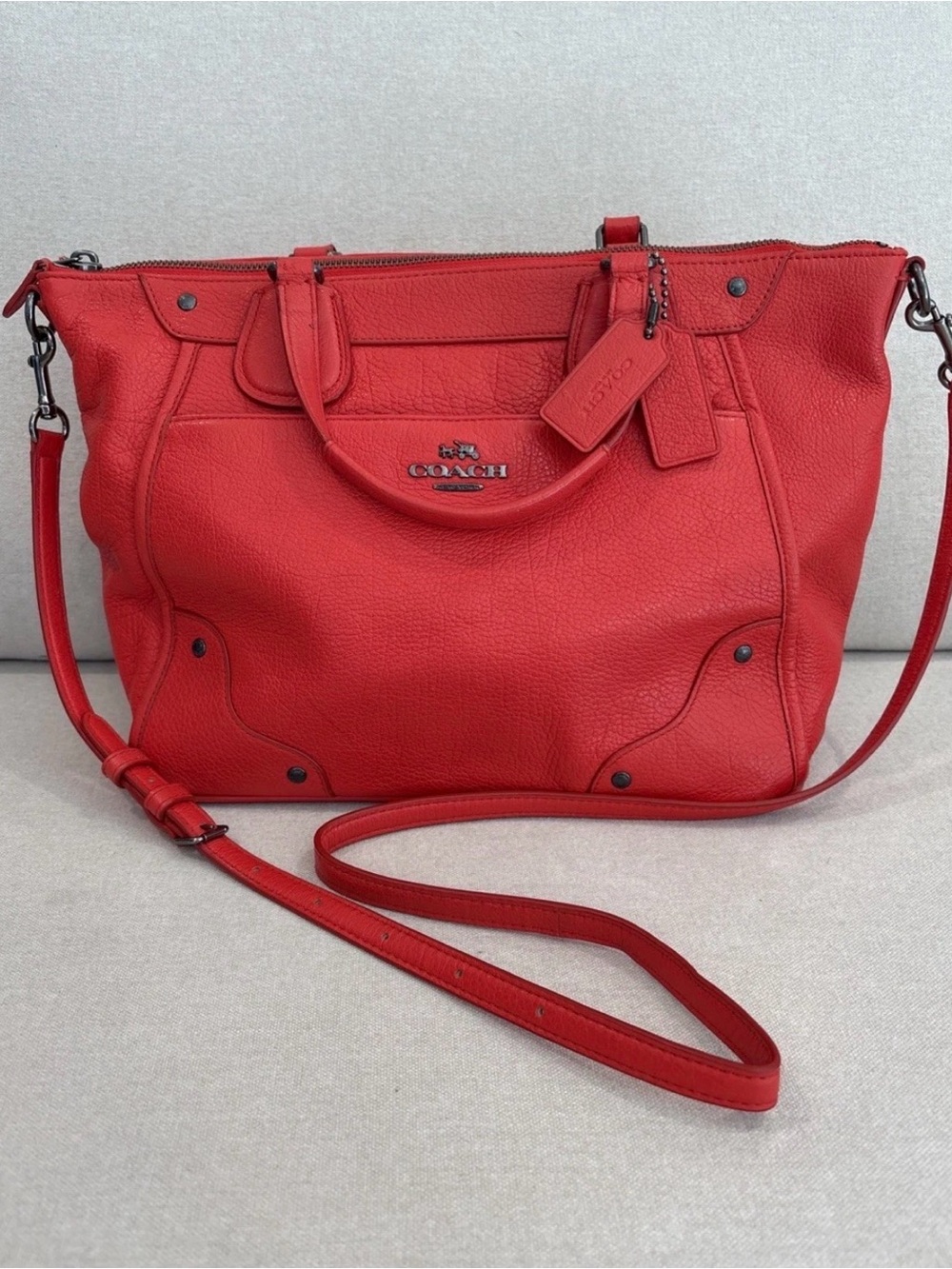 Coach F34040 cardinal Leather medium satchel/shoulder crossbody w/srap /dust bag